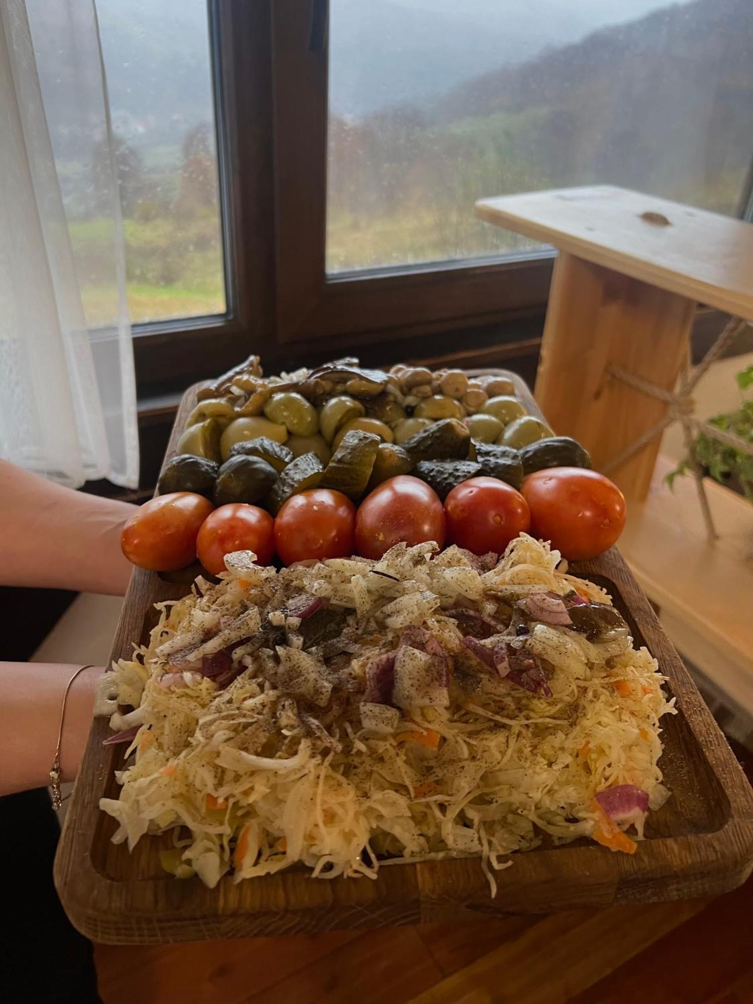 Готельно-Ресторанний Комплекс Кичера Volovets Luaran gambar